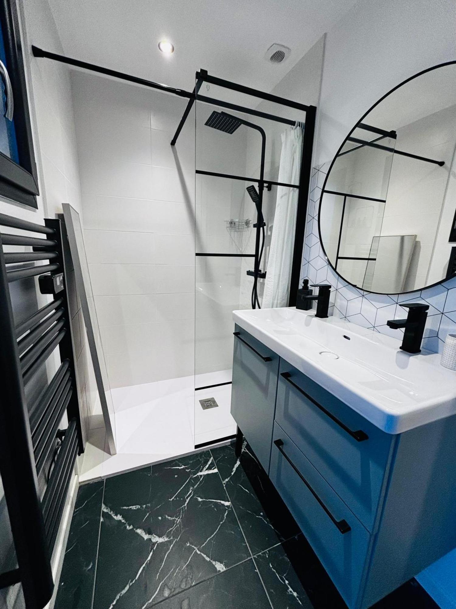 Logement Du Sud Avec Jacuzzi ซอมมิแยร์ ภายนอก รูปภาพ