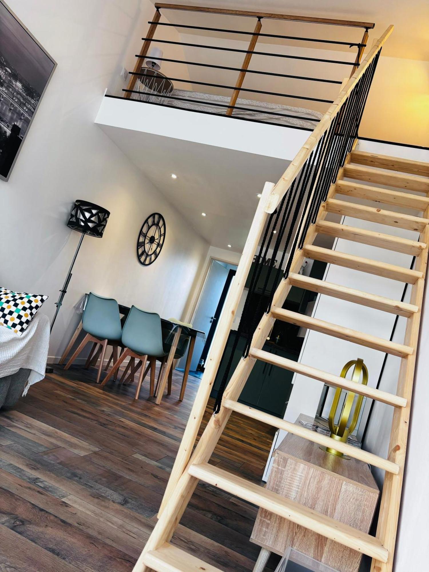 Logement Du Sud Avec Jacuzzi ซอมมิแยร์ ภายนอก รูปภาพ